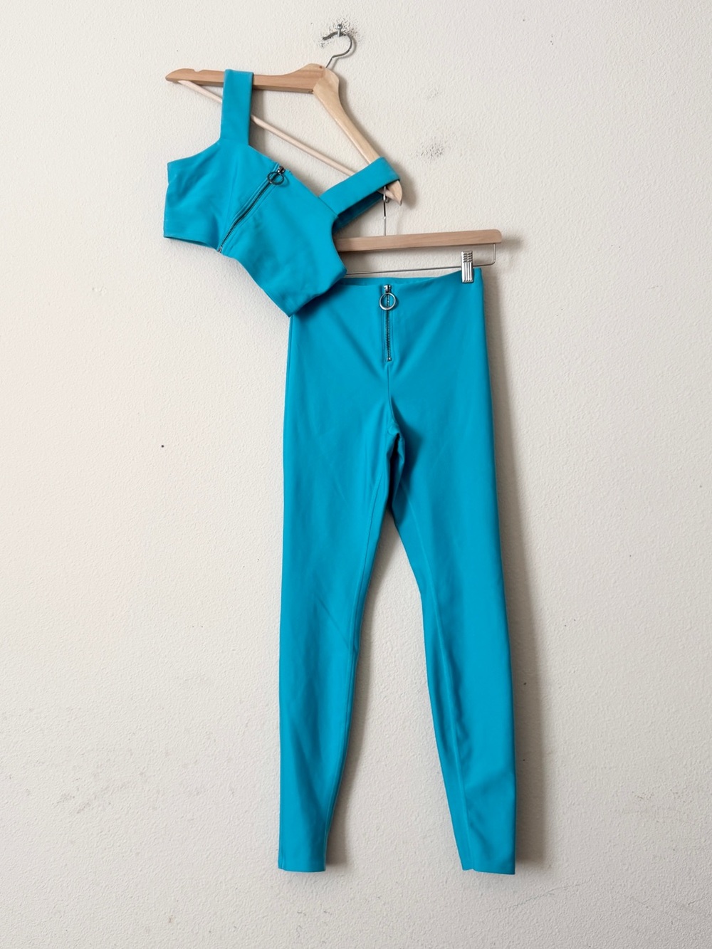 Alo yoga SMALL/XS Fast zip up leggings and sports bra set in teal blue